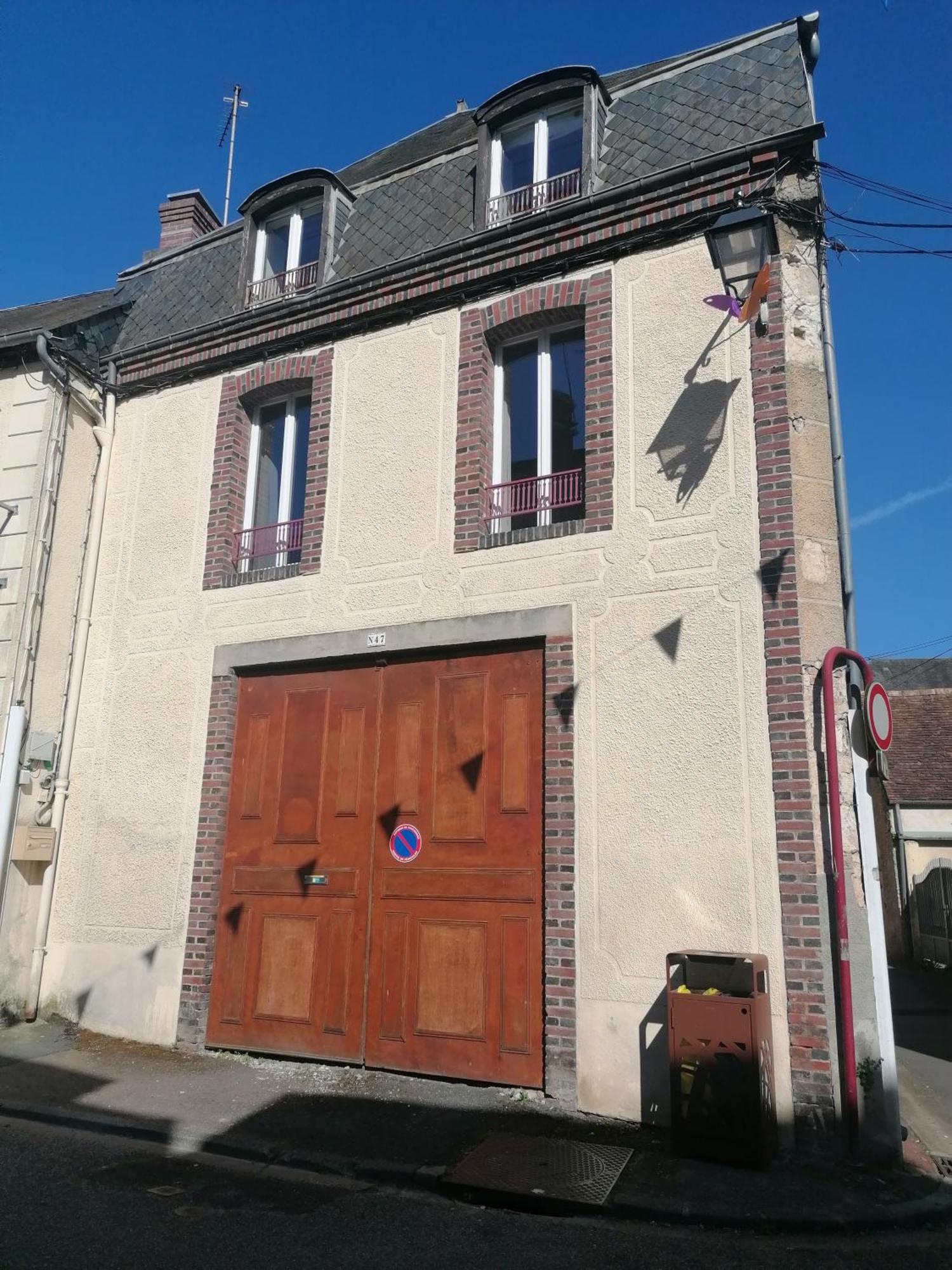 Gite A Sees Avec Garage Prive En Centre Ville Экстерьер фото